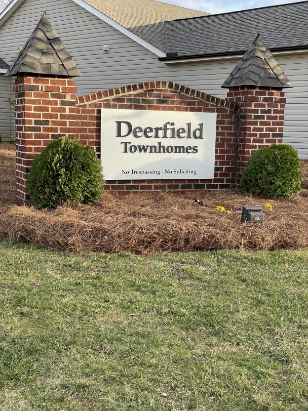 Deerfield Townhomes (High Point) Lambeth Management & Realty, Inc.